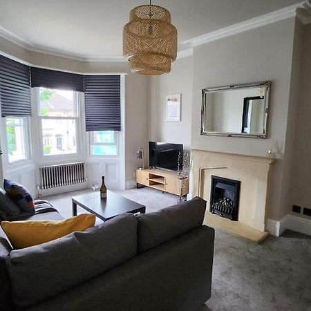 Contemporary Beach Apartment Brighton Exterior foto