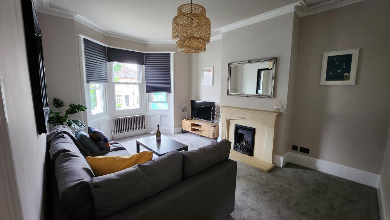 Contemporary Beach Apartment Brighton Exterior foto